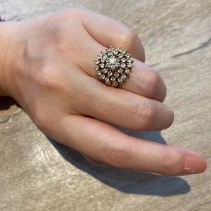 Elegant Gold and Silver Cluster Ring